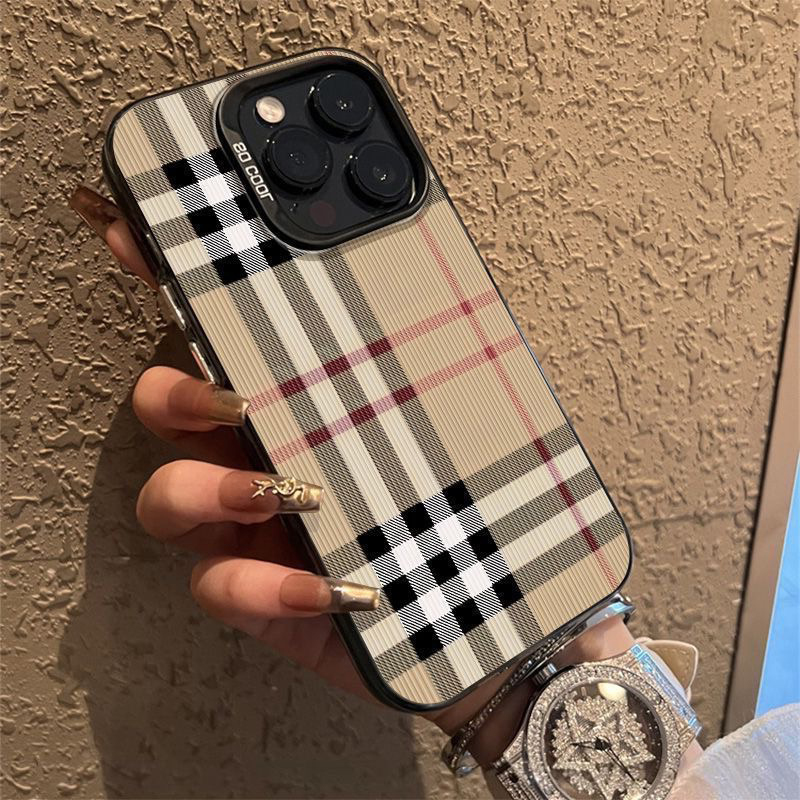 Phone Cases Vogue - غطاء هاتف فاخر بخطوط عمودية لآيفون