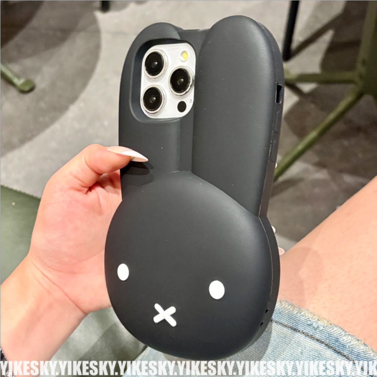 غطاء هاتف سيليكون أسود بتصميم  - مراجعة Phone Cases Big W وسعره