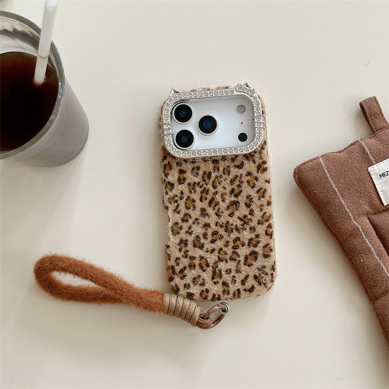 حافظة هاتف فاخرة مرصعة بالألما - مراجعة Phone Cases Leopard Print وسعره